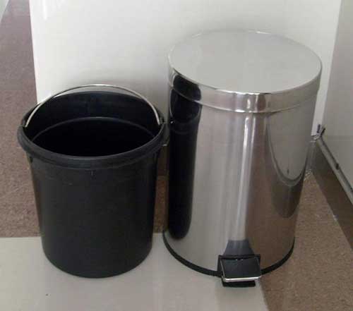 六大好處樂(lè)享生活:室內(nèi)垃圾桶講究“鋼”需