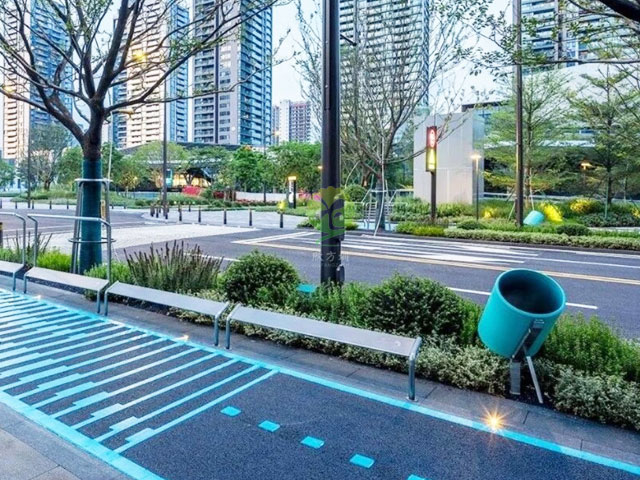 騎行道專(zhuān)線垃圾桶在深圳陸續(xù)投放